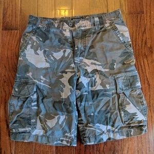 Men's camouflage cargo shorts